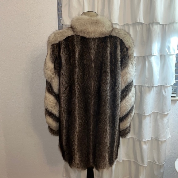 Blue fox & raccoon fur - Picture 4 of 12